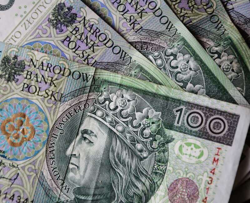 banknotes-g8b886a629_1920